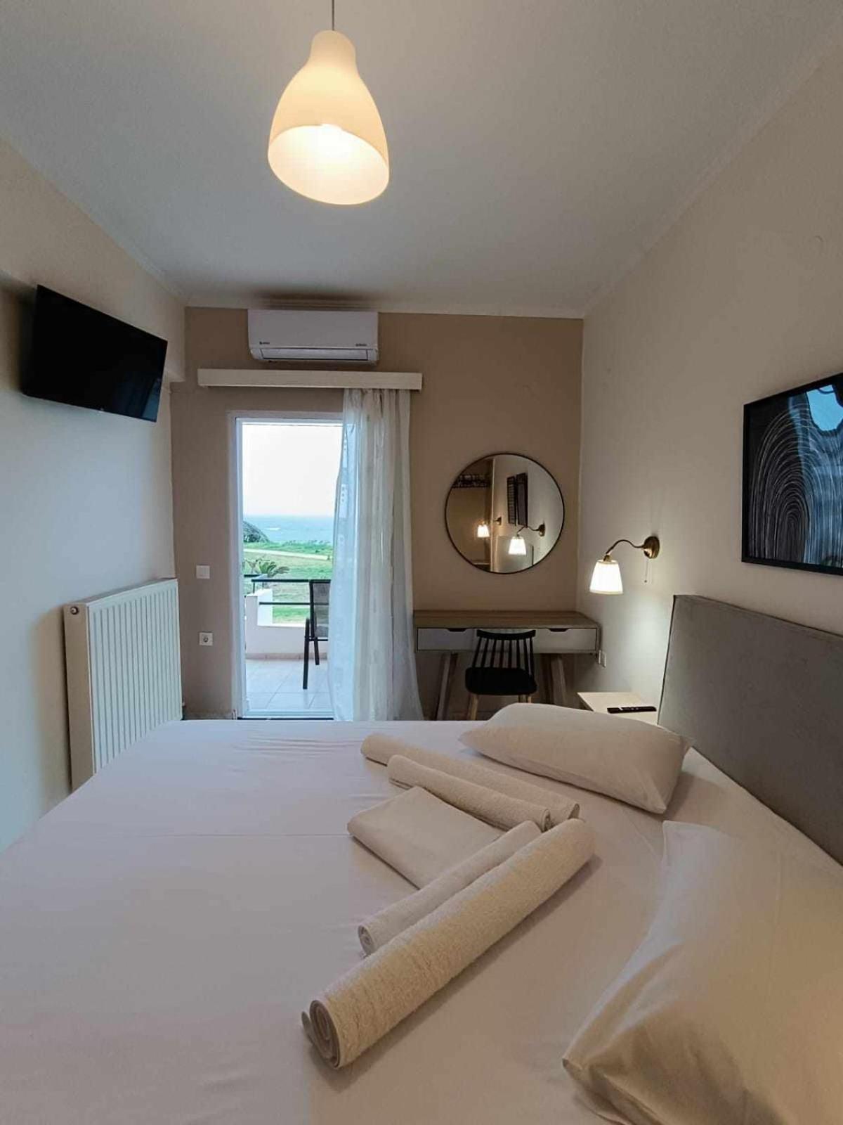 Faros Apartments Митикас Экстерьер фото